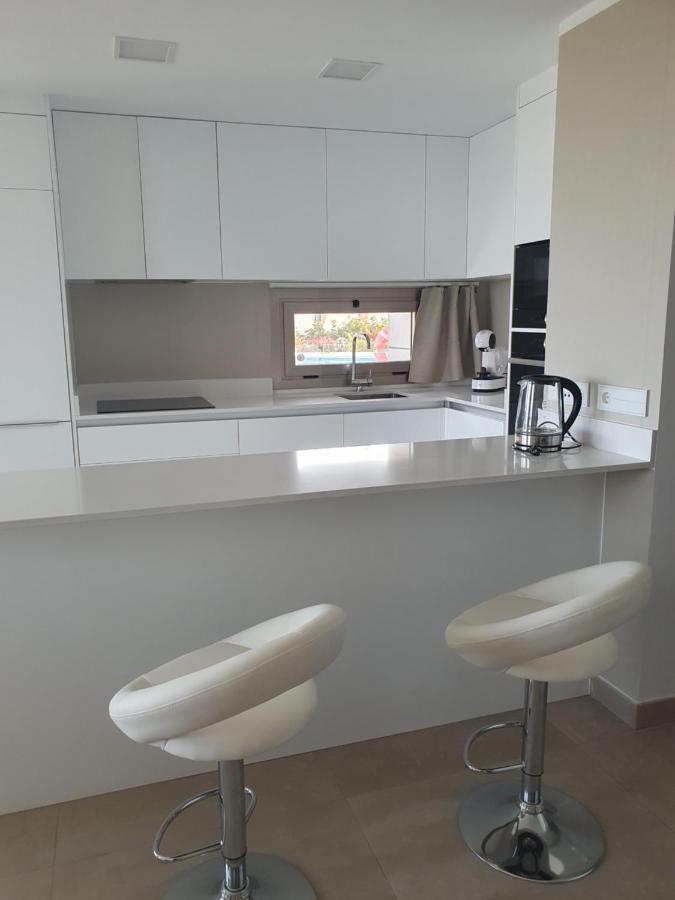 Luxury Beachfront Apartment With Pool, Sauna, Fitness And Gym In Province Malaga, Andalusia Міхас Екстер'єр фото